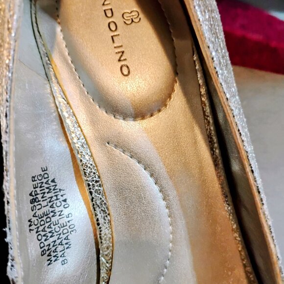 Bandolino metallic gold loafers size 7 New! **Read - Picture 12 of 12